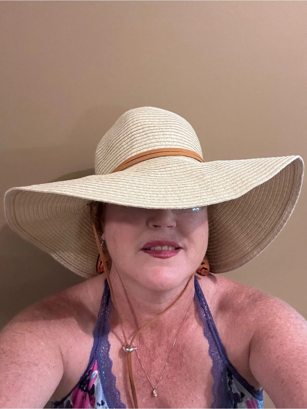 Banana Boat EUC Wide Brim Sun Hat Straw-Style 100% Paper Adjustable Chin Strap